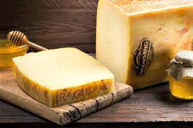 Caciocavallo stagionato